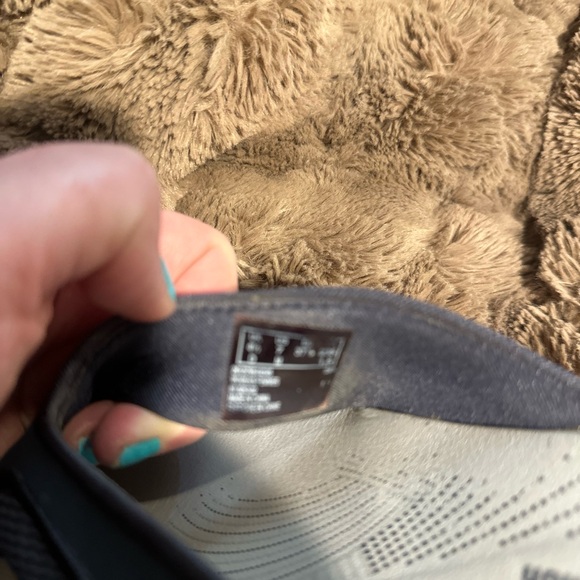 Clark’s-Navy and White Flip Flops - Picture 5 of 5